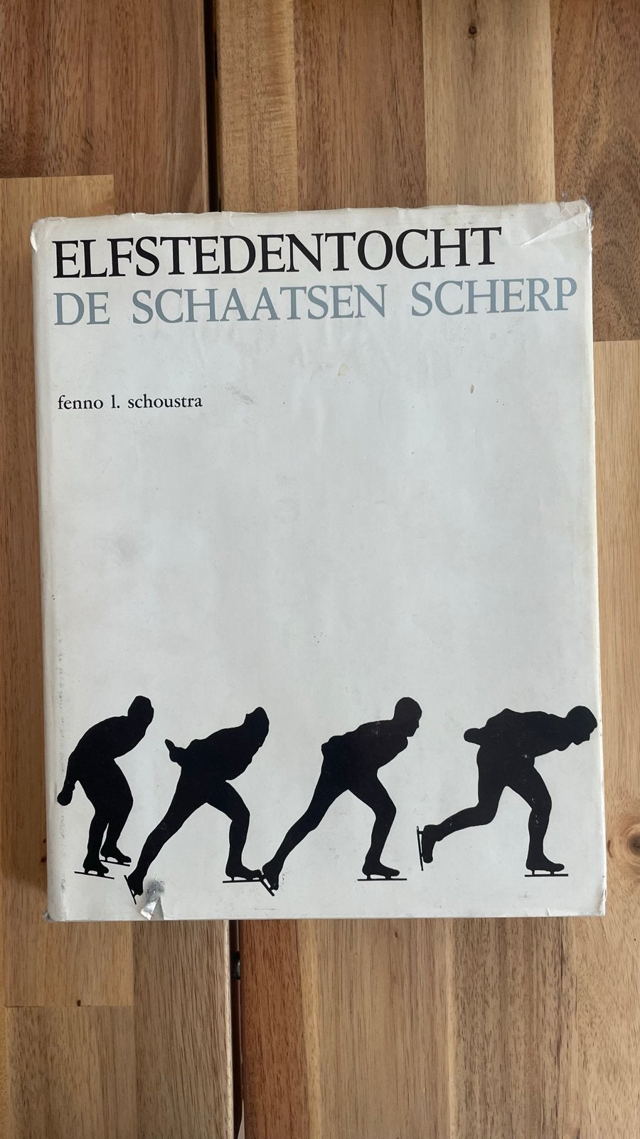 Elfstedentocht: de schaatsen scherp (met stofomslag), Ophalen of Verzenden, Gelezen, Wintersport