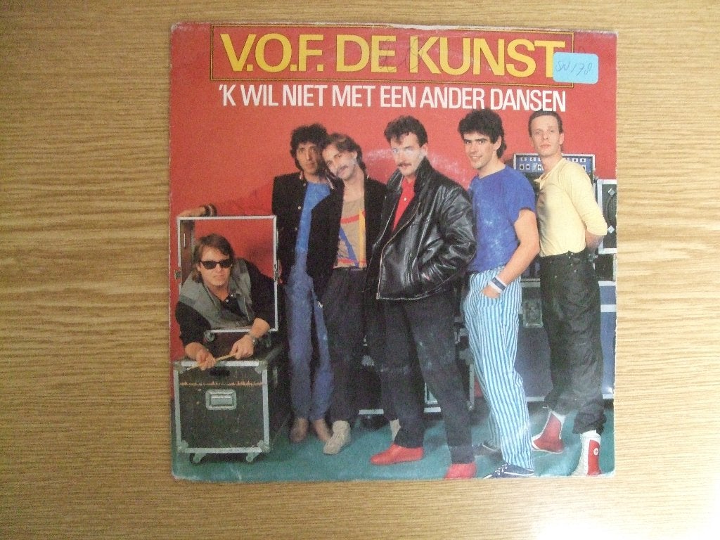 V.O.F. DE KUNST    'K WIL NIET MET EEN ANDER DANSEN / JAPIE, 7 inch, Ophalen of Verzenden, Zo goed als nieuw, Nederlandstalig