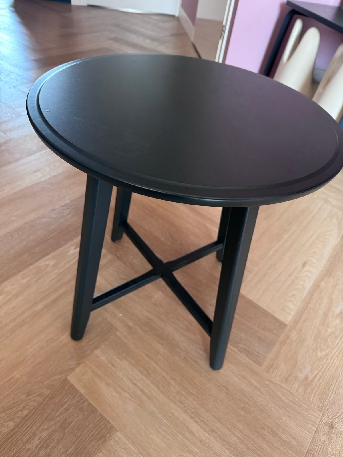 Ikea Kragsta bijzettafel in grijs/blauw., Minder dan 55 cm, Gebruikt, Rond, Hout