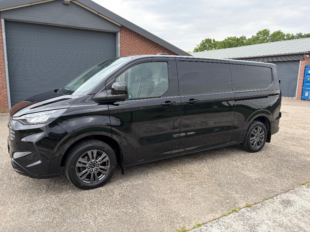 Ford Transit Custom 2.0 Limited 136PK  AUTOMAAT L2H1 38750km, 4 cilinders, Zwart, Diesel, Particulier