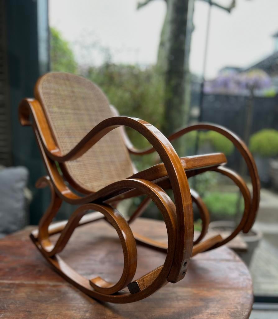 Kinder schommelstoel thonetmodel webbing hout, Ophalen of Verzenden