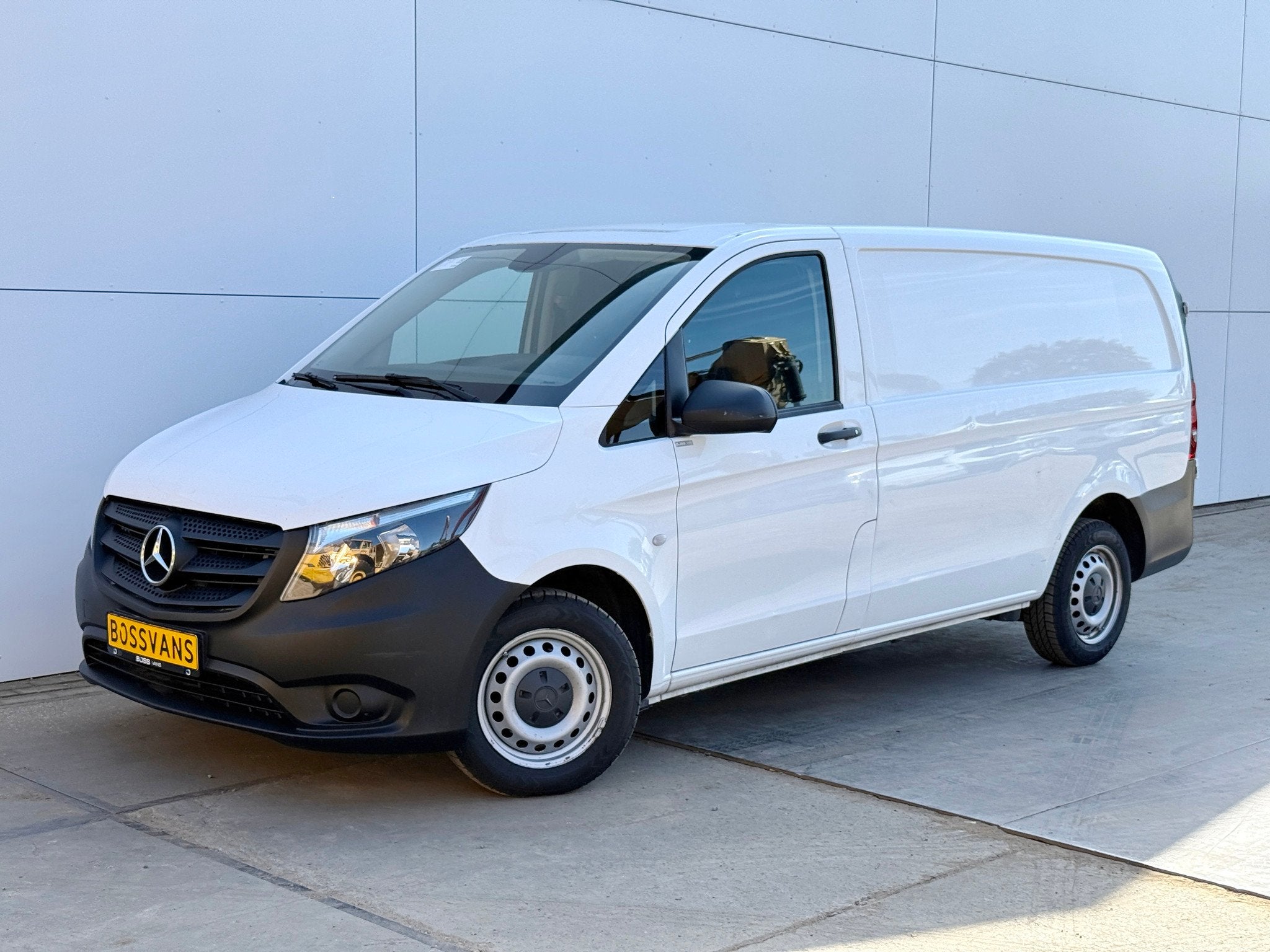 Mercedes Benz Vito 114 1.9 CDI Automaat L2H1 MBUX Climate Co, Automaat, Gebruikt, Euro 6, 4 cilinders