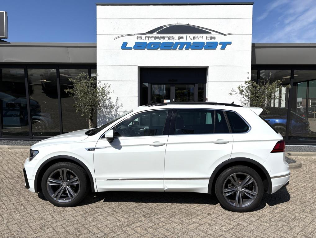 Volkswagen Tiguan 1.4 TSI Highl. R-line Led | Pano | Camera, 4 cilinders, 150 pk, Leder en Stof, Wit