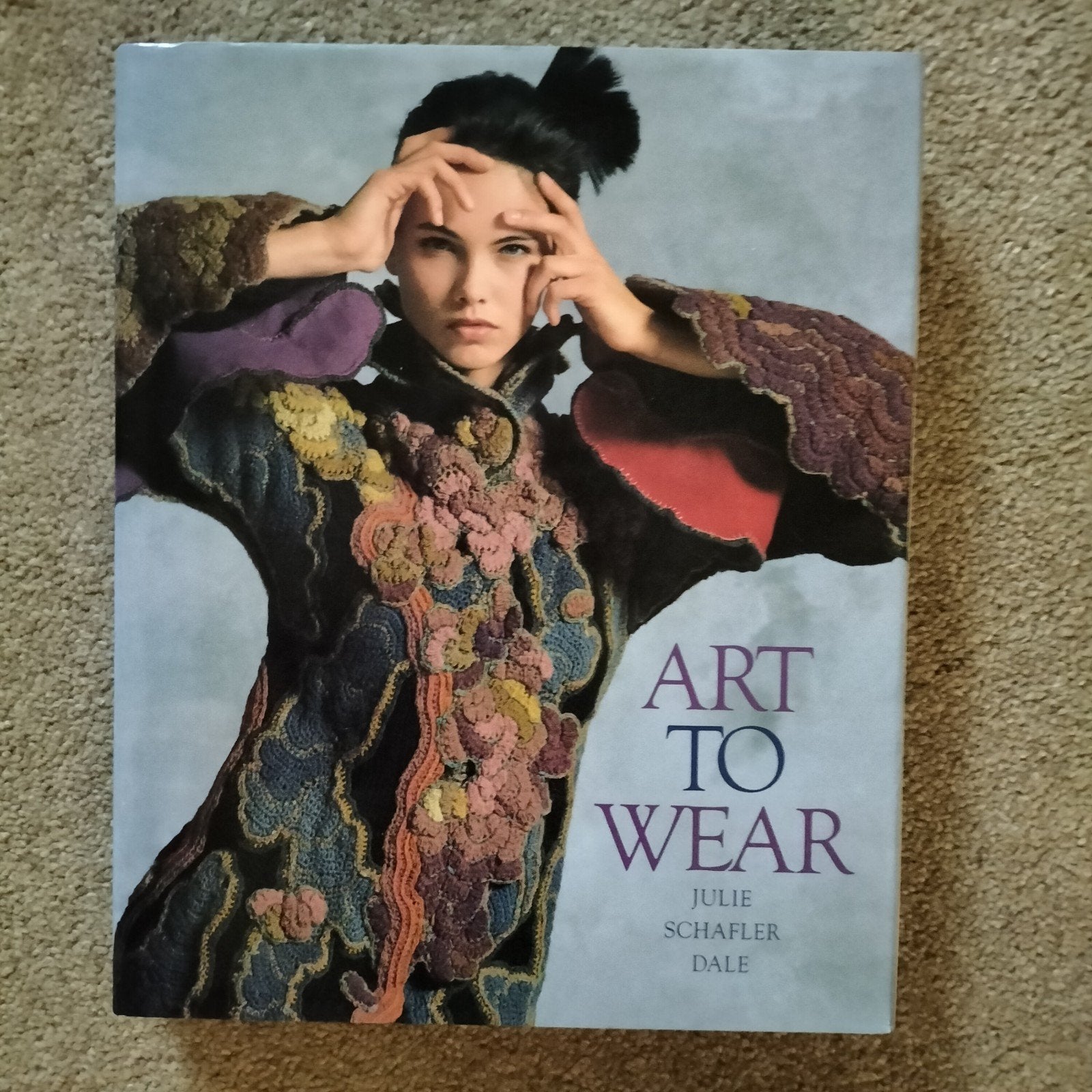 Art to wear  Julia Schafler Dale, Dale, Nieuw, Ophalen of Verzenden, Overige onderwerpen