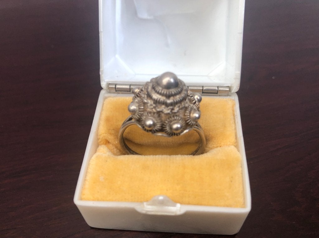 antieke zilveren ring  zeeuwse grote knop, Ophalen of Verzenden, Zilver, Ring
