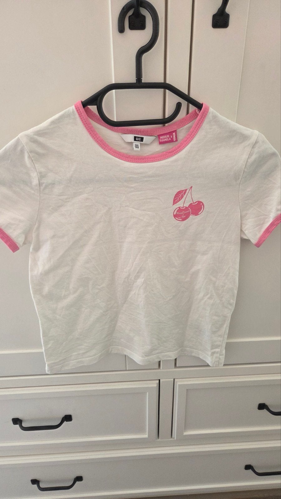 WE Meisje Djamila x Tina T-shirt met kersenprint, Maat 38/40 (M), WE, Wit, Ophalen of Verzenden