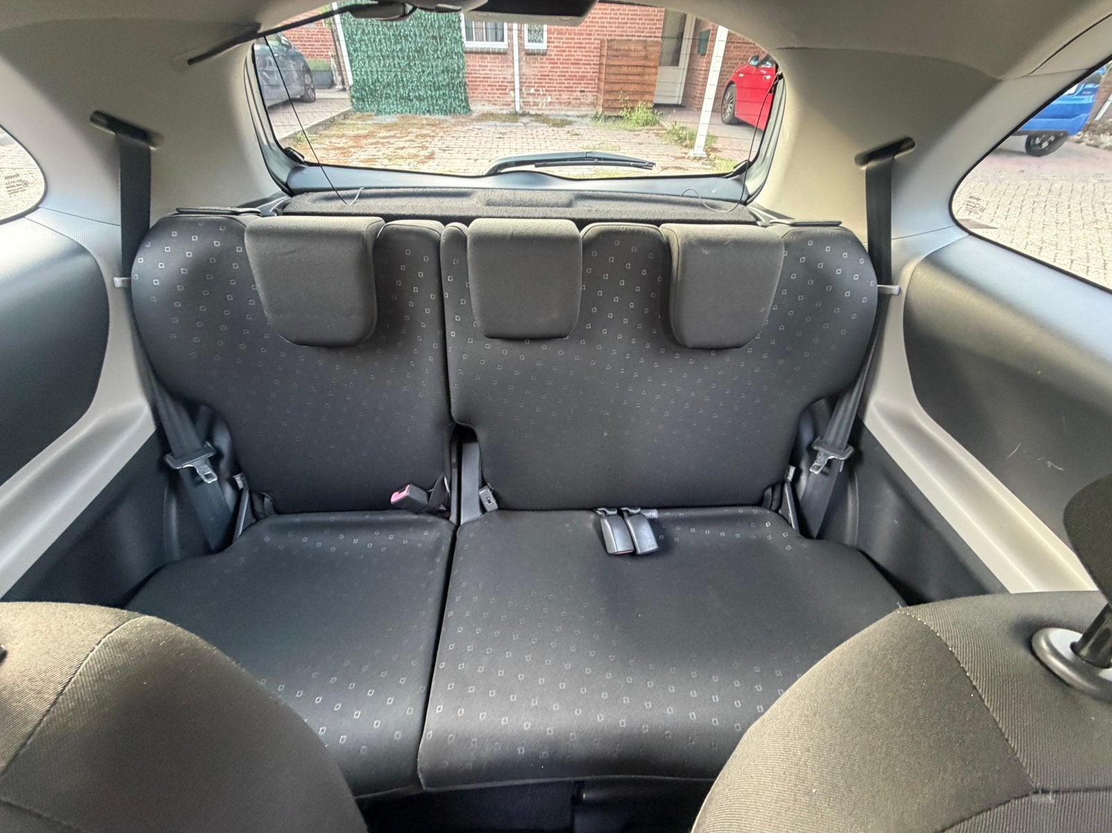 Foto 11 van Toyota Yaris 1.0 12V Vvt-i 3DR Terra 2006 Grijs