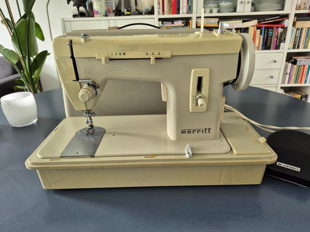 Merritt Naaimachine Model 157 - Vintage en Functioneel, Ophalen of Verzenden, Gebruikt, Naaimachine, Overige merken