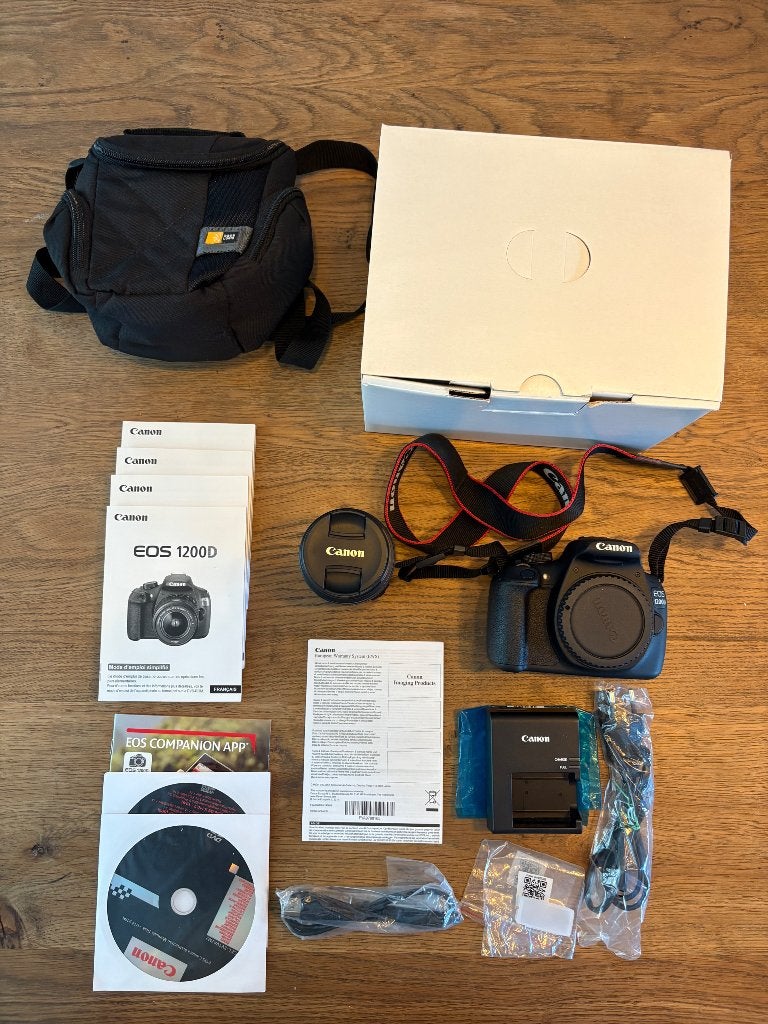 Canon EOS 1200D + 18-55mm lens, Spiegelreflex, Canon, Ophalen of Verzenden, Zo goed als nieuw