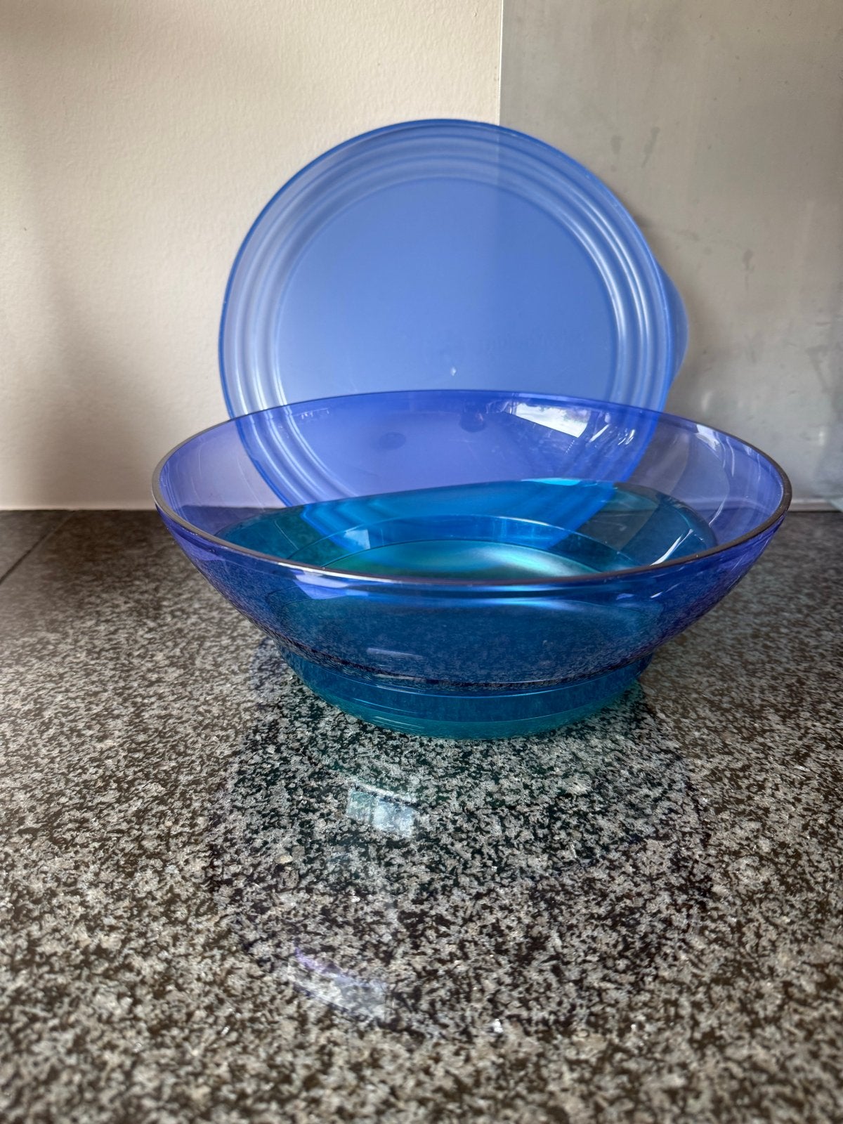 Tupperware schaal 3.2 ltr met deksel - Zo goed als nieuw, Schaal, Blauw, Ophalen of Verzenden, Zo goed als nieuw