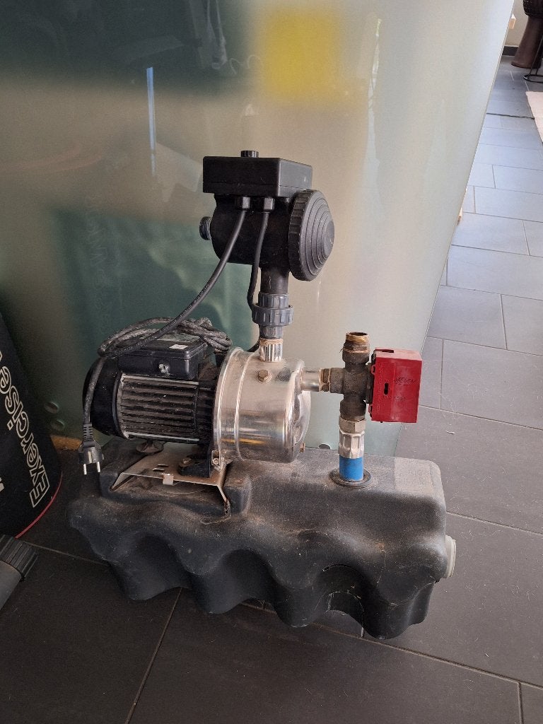 Hydrofoorpomp, automatische regenrecuperatiesysteem, Ophalen, Gebruikt, Elektrisch, Hydrofoorpomp