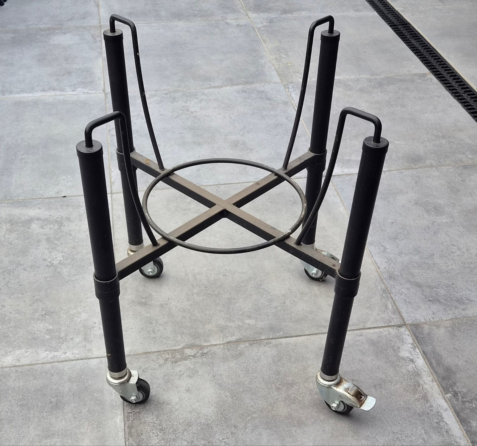 Verrijdbaar onderstel voor Monolith one 55BBQ, Ophalen, Metaal, Industrieel, Gebruikt