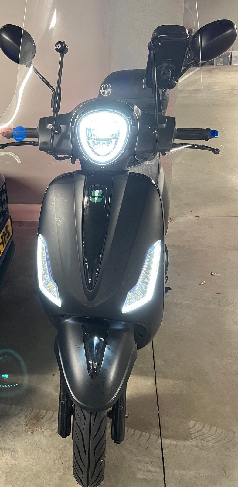 Electrische scooter Bravo GTS geel kenteken, Fietsen en Brommers, Snorfietsen en Snorscooters, Elektrisch, Zo goed als nieuw, Ophalen