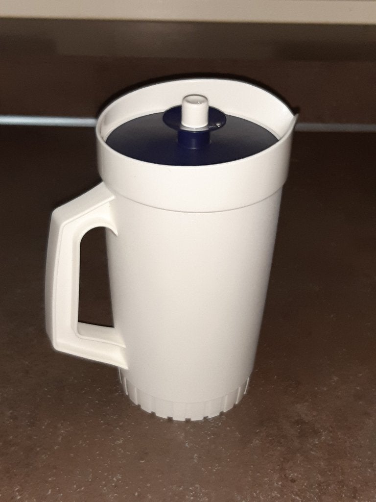 Tupperware sap / schenk kan uitmuntend druk deksel blauw, Huis en Inrichting, Keuken | Tupperware, Ophalen of Verzenden, Blauw