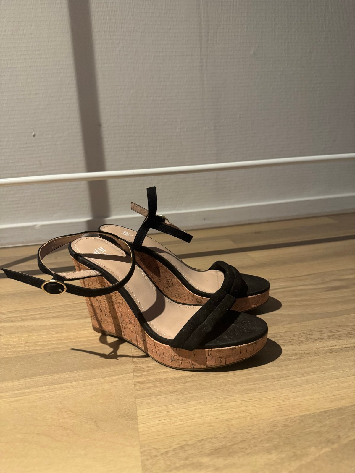Zwarte H&M sleehakken - Maat 38, Ophalen of Verzenden, Zo goed als nieuw, Zwart, Sandalen of Muiltjes