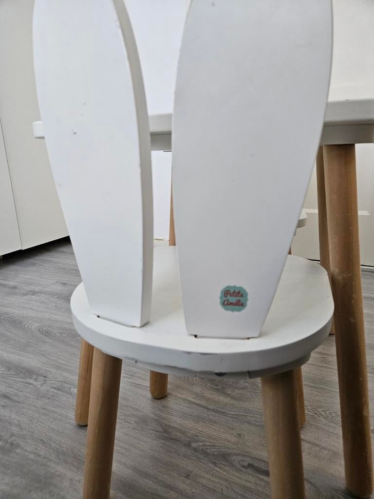 Kinder tafel en stoeltjes (konijn), Ophalen, Gebruikt, Tafel(s) en Stoel(en)