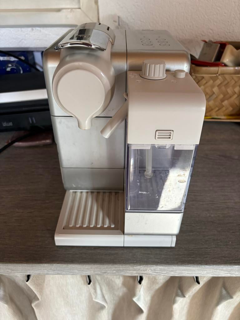 Delonghi Nespresso apparaat, Witgoed en Apparatuur, Koffiezetapparaten, Ophalen, Gebruikt, Espresso apparaat, Koffiepads en cups