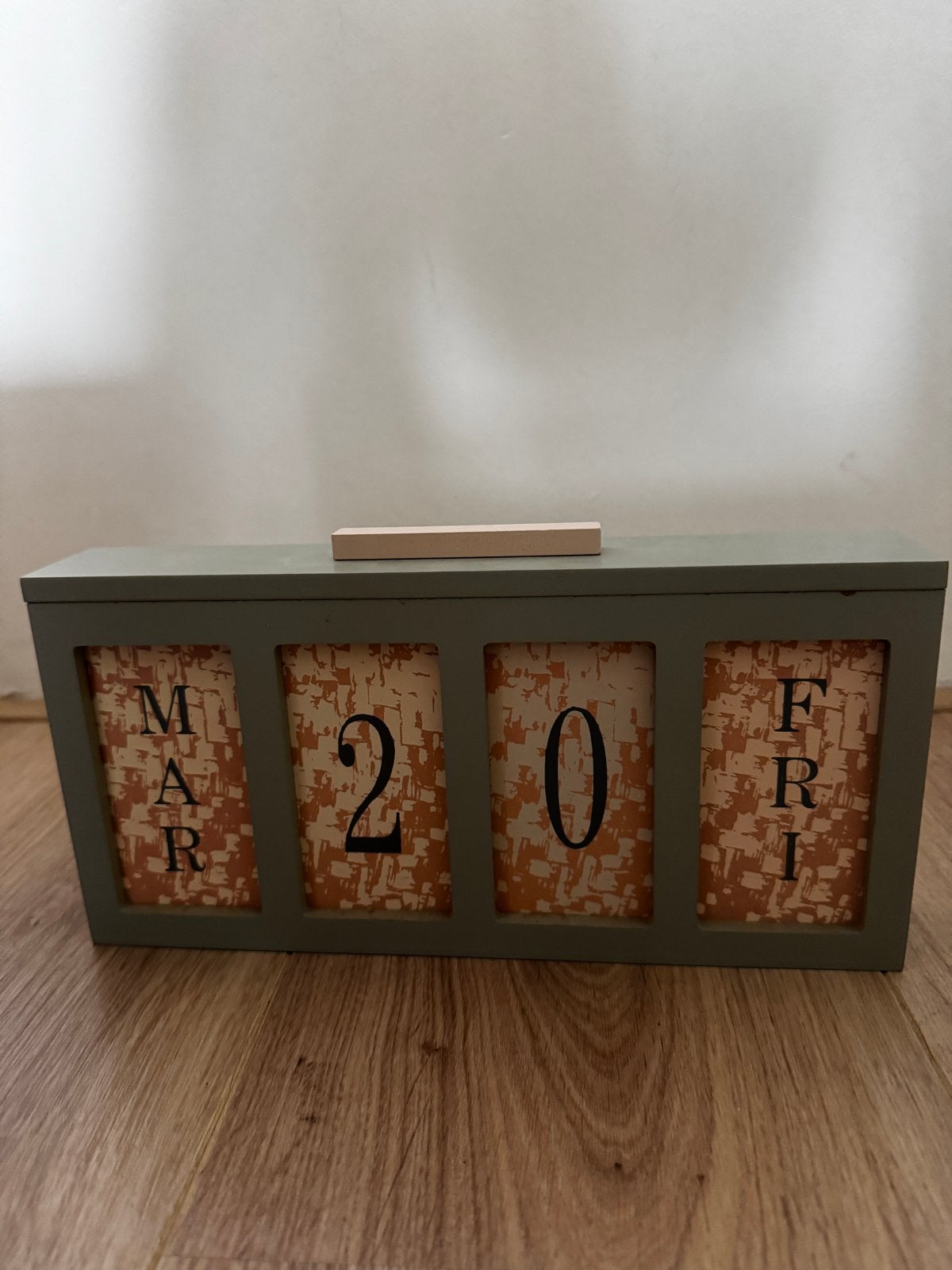 Decoratieve houten kalender, Ophalen of Verzenden, Dagkalender, Nieuw
