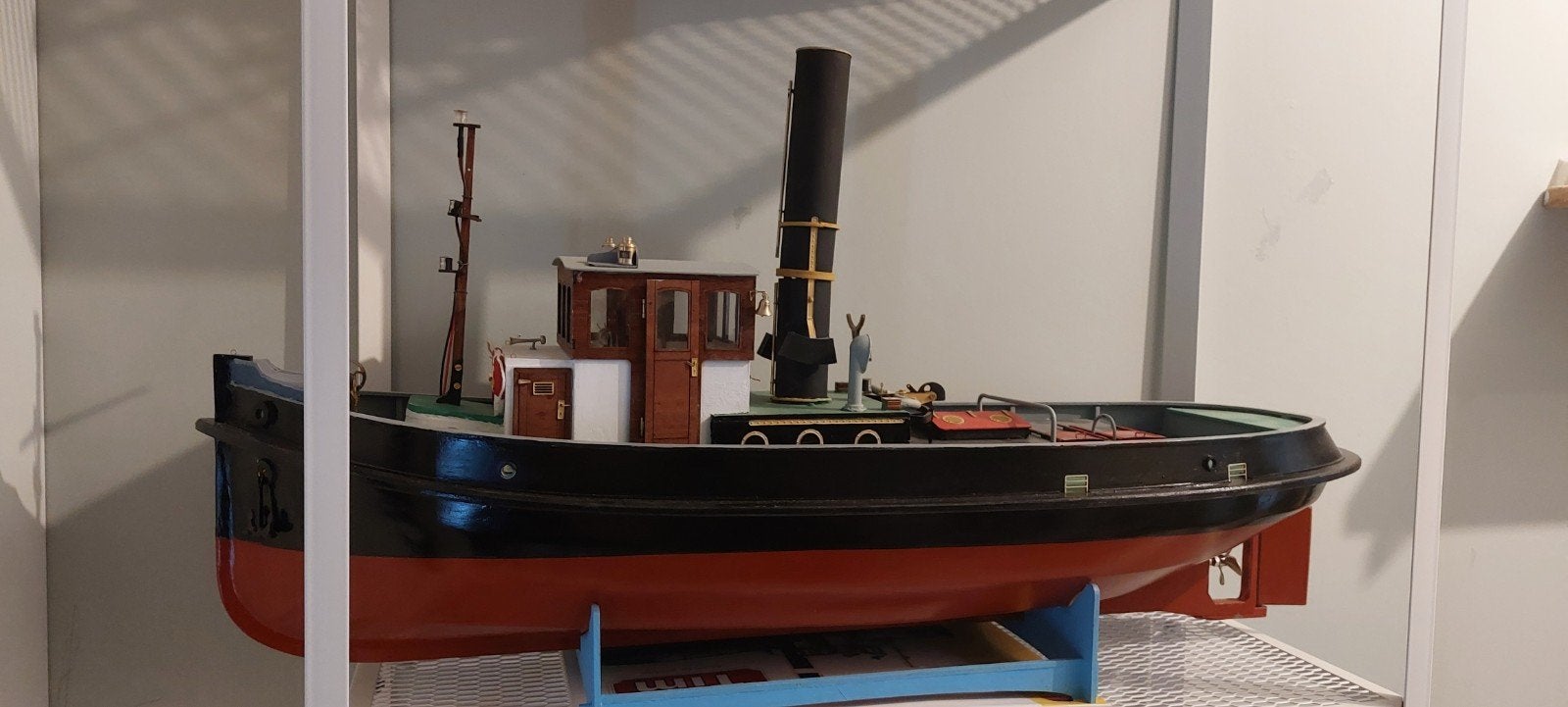 stoomsleper Tim, Hobby en Vrije tijd, Modelbouw | Boten en Schepen, Ophalen, Zo goed als nieuw, 1:32 tot 1:50