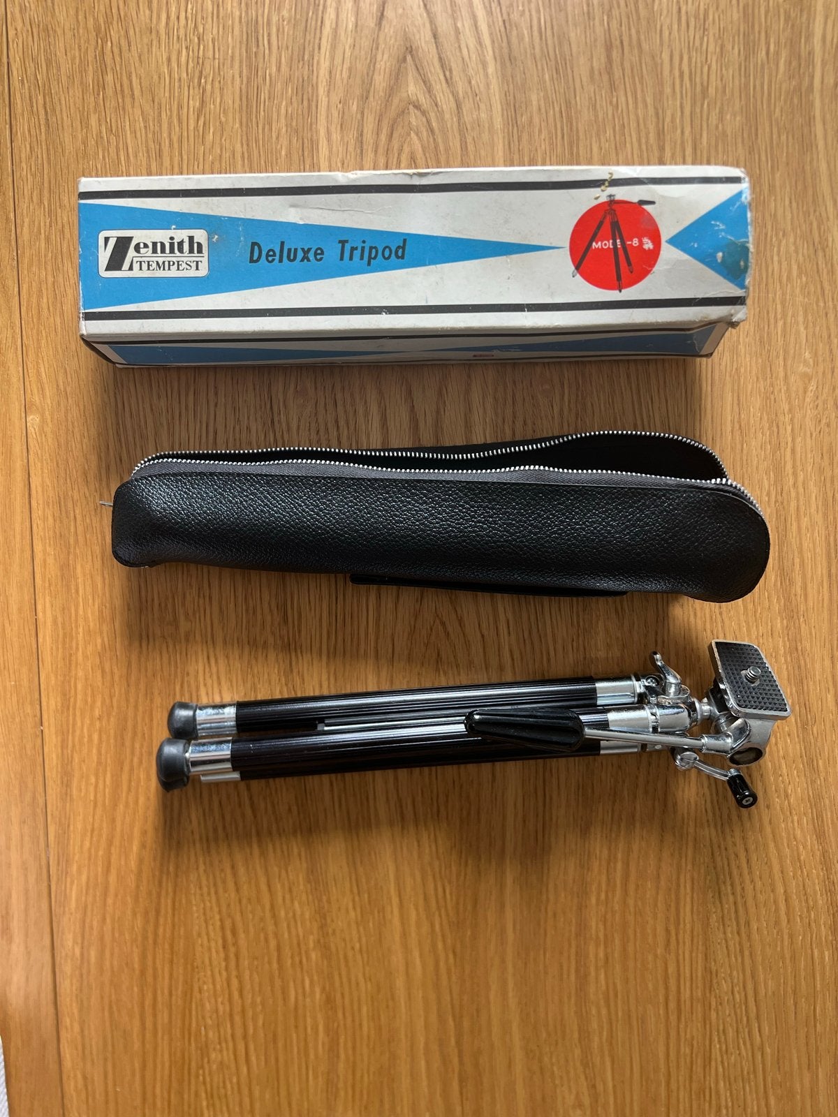Zenith Tempest Deluxe Statief - Vintage en Compact, Ophalen, 125 cm of minder, Driepoot, Inclusief draagtas
