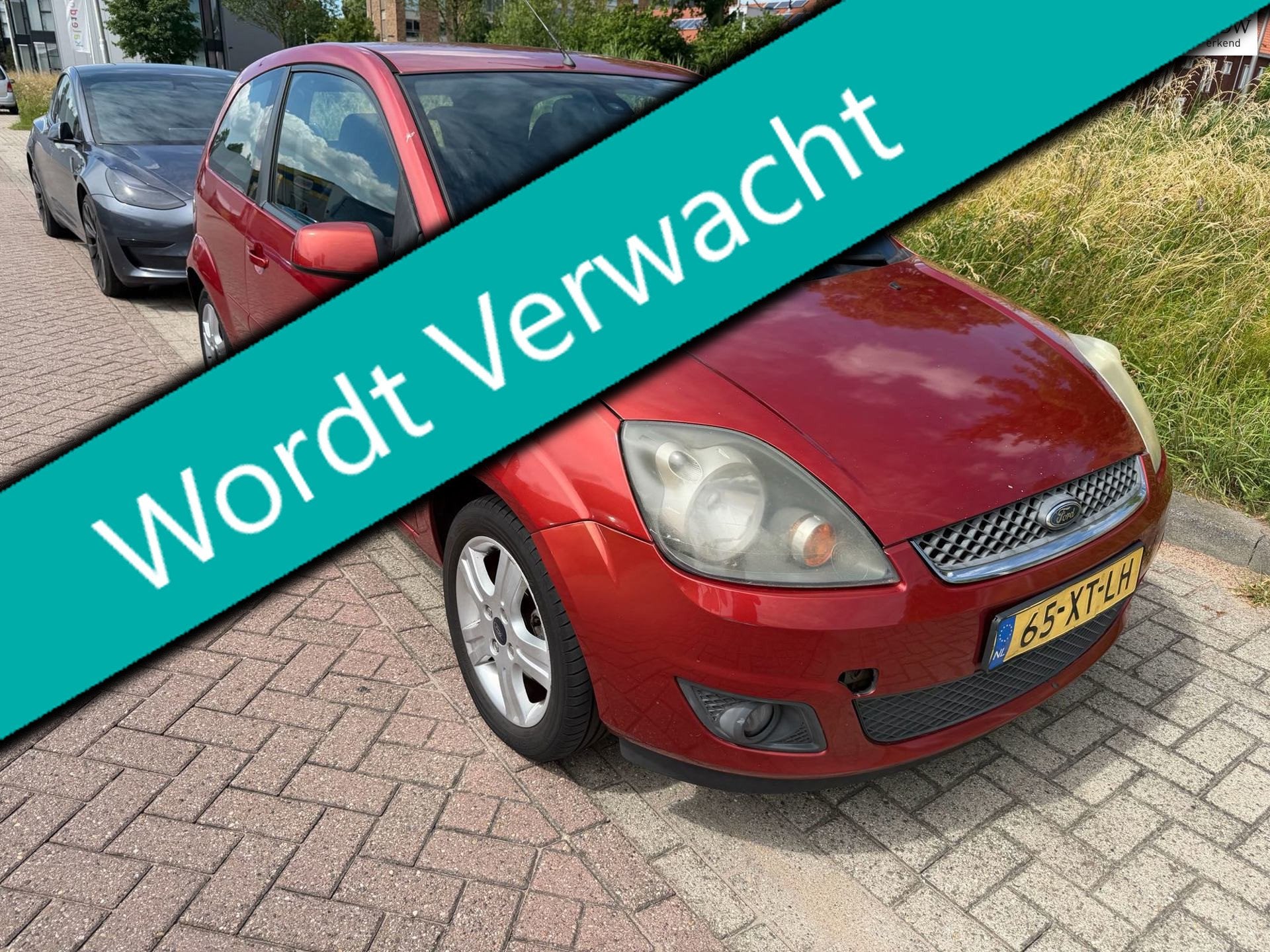 Ford Fiesta 1.6-16V Futura 101pk Automaat 2e eigenaar Airco, Auto's, Ford, 1596 cc, 4 cilinders, Metallic lak, 1023 kg