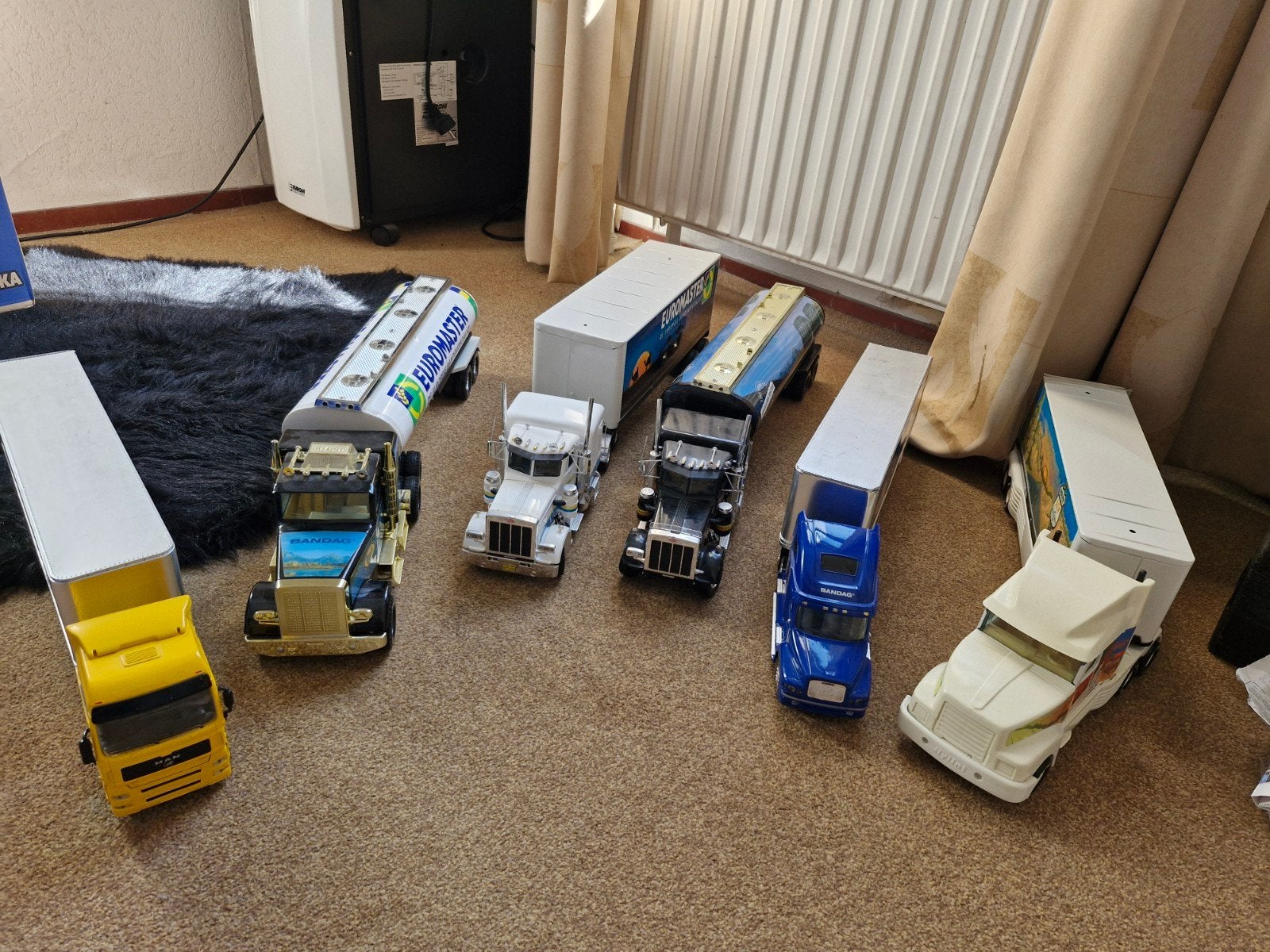 diverse blikken vrachtwagens., Ophalen, Gebruikt, Bus of Vrachtwagen