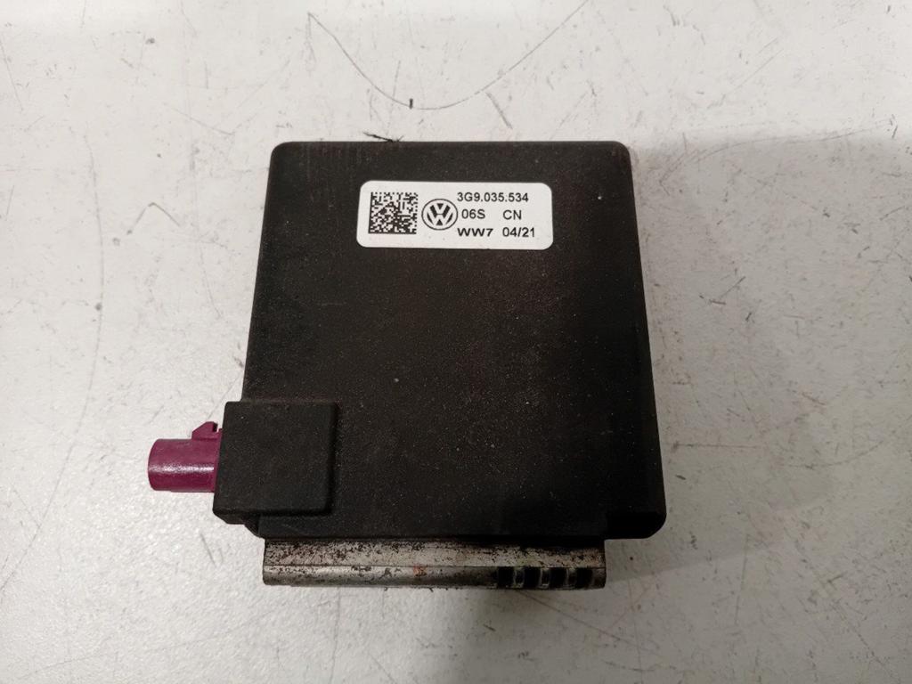 Antenne versterker Volkswagen Passat, Ophalen of Verzenden, Van der Ven Autorecycling B.V., Onderdelen@venauto.nl, Ettenseweg 76, 4706 PB Roosendaal, The Netherlands