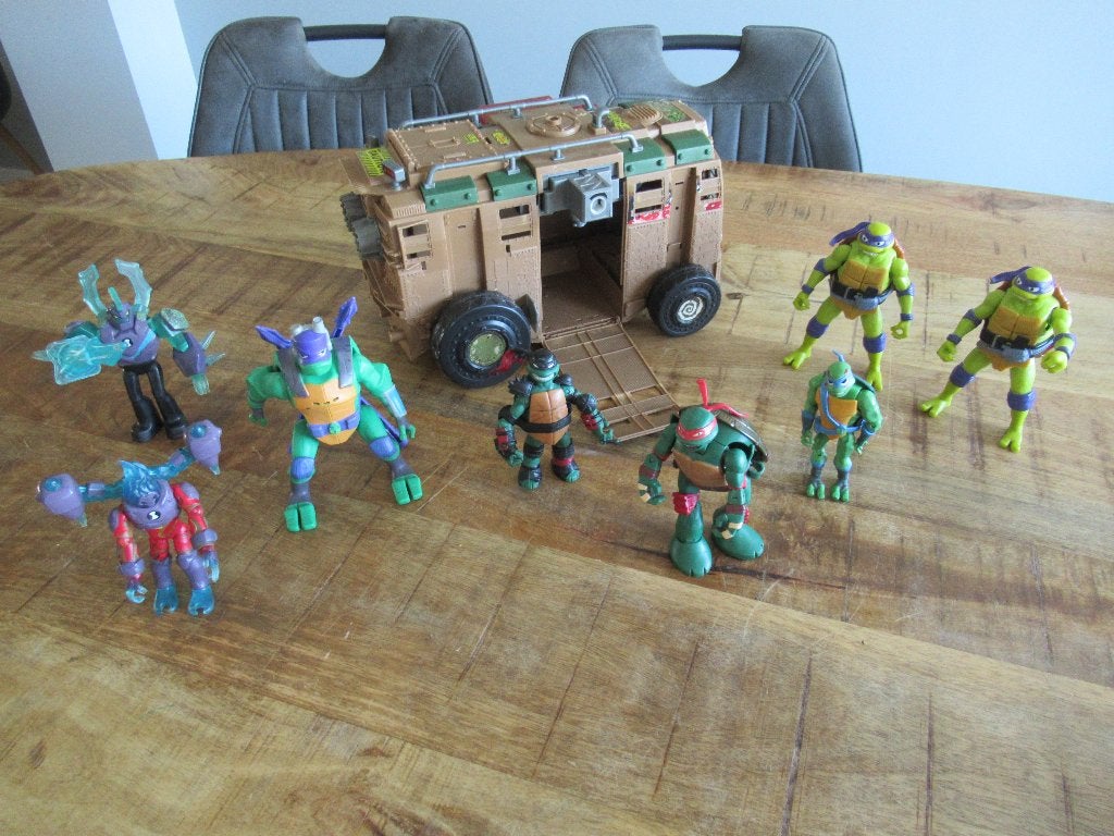 8 Teenage Mutant Ninja Turtels Turtles met TMNT shellraiser, Ophalen of Verzenden, Gebruikt