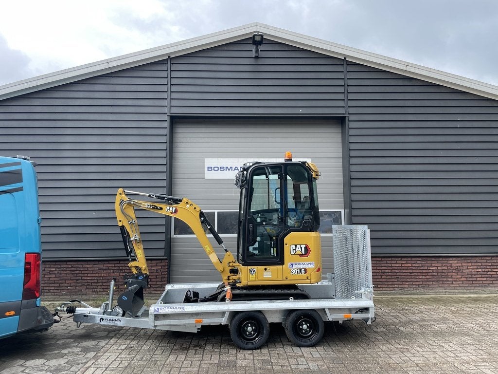Vlemmix 2700 KG 300x150 2 assige machinetransporter NIEUW, Nieuw