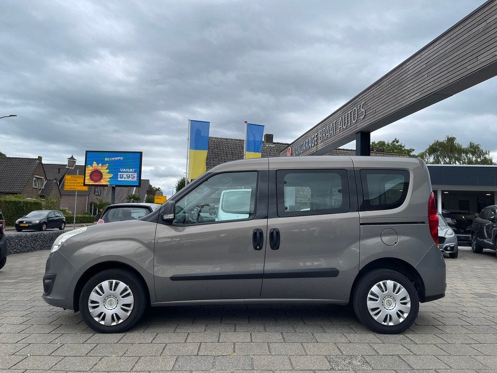 Opel Combo 1.4-16V l TREKHAAK l AIRCO l PARK.SENSOR l RIJKLA, Auto's, Opel, Voorwielaandrijving, 1345 kg, Stof, Gebruikt