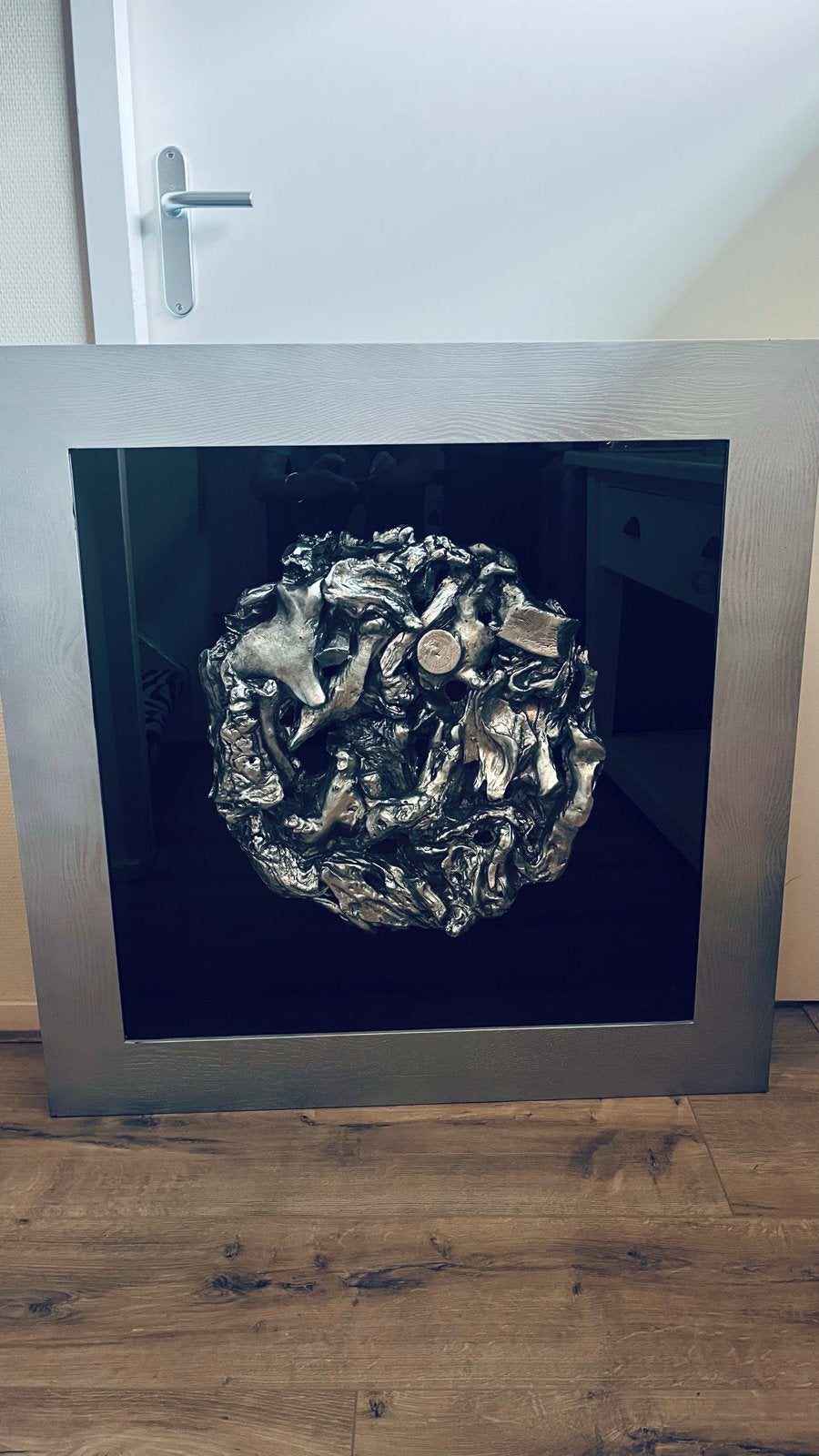 Abstracte sculptuur in lijst - Modern kunstwerk, Antiek en Kunst, 50 - 100 cm, Handgemaakt, Wanddecoratie, Overige materialen
