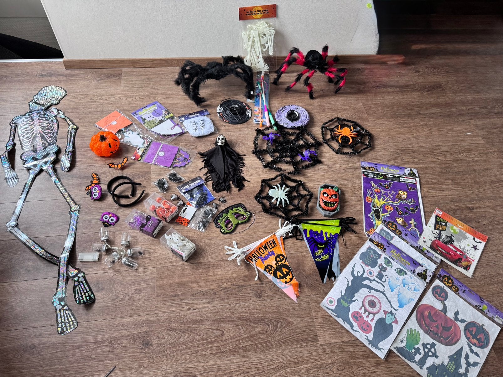 Halloween 37 delige decoratie set incl 2 mega spinnen, Ophalen, Zo goed als nieuw, Halloween of Griezel