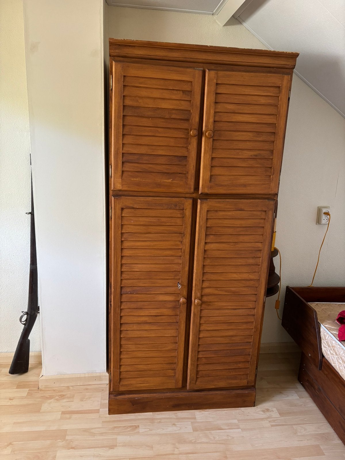 Houten kleding kast met planken, Ophalen, Gebruikt, 50 tot 100 cm, 150 tot 200 cm