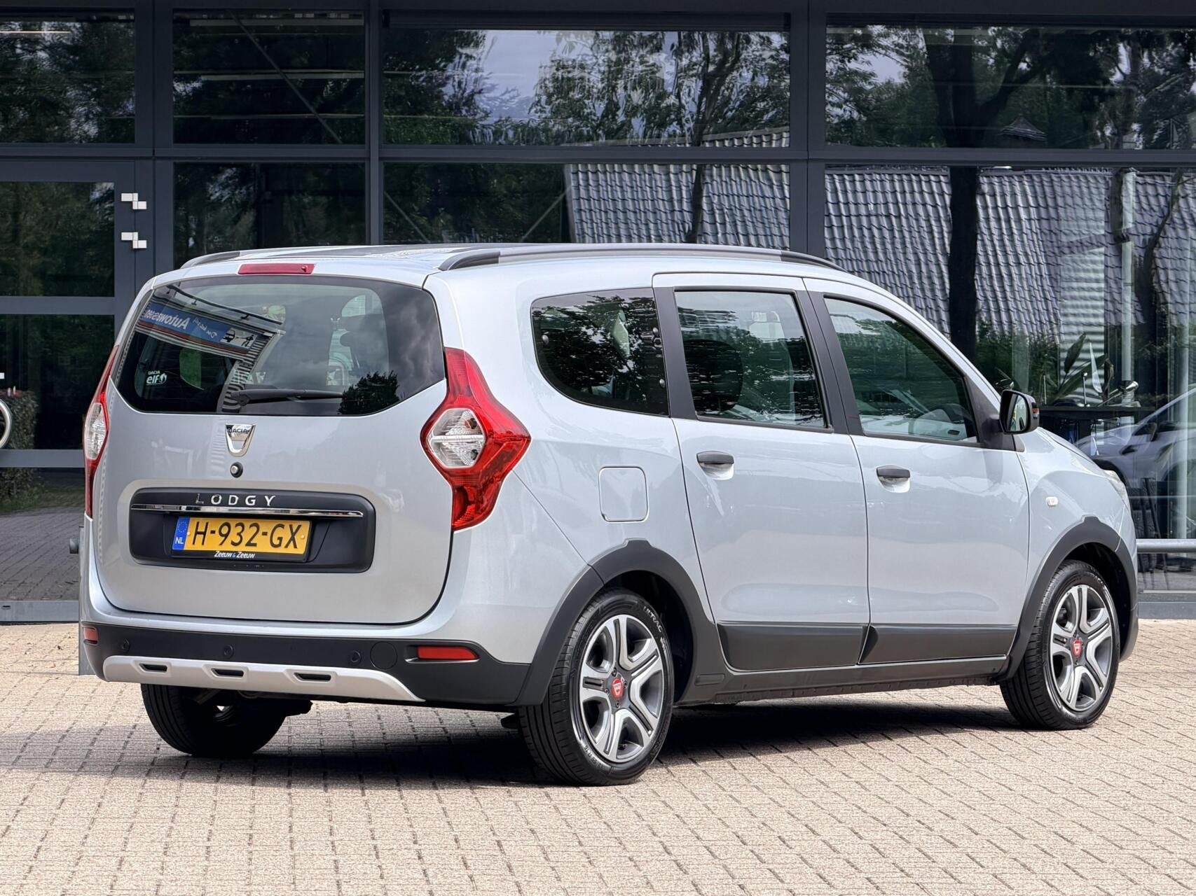 Dacia Lodgy 1.3 TCe Tech Road | 7 Persoons | Camera | Naviga, Auto's, Voorwielaandrijving, Stof, Gebruikt, 4 cilinders