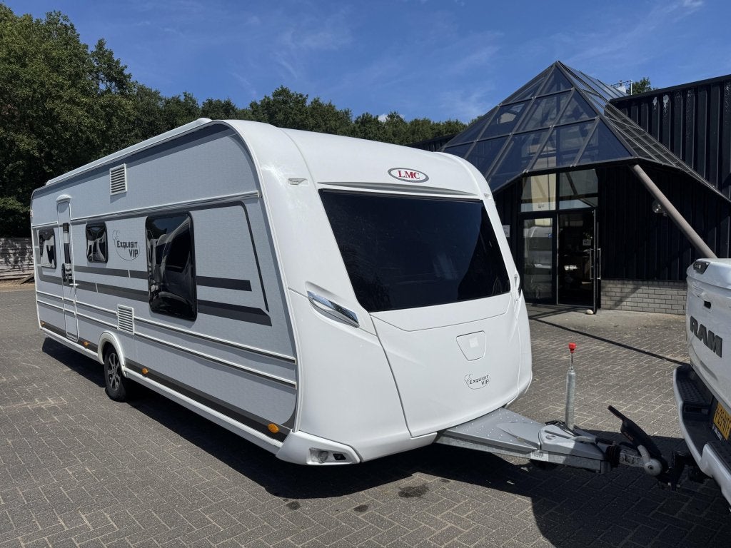 LMC Exquisit 595 VIP 2019 | Airco | Voortent, Caravans en Kamperen, Caravans, Rondzit, Bedrijf, 5 tot 6 meter, Overige typen