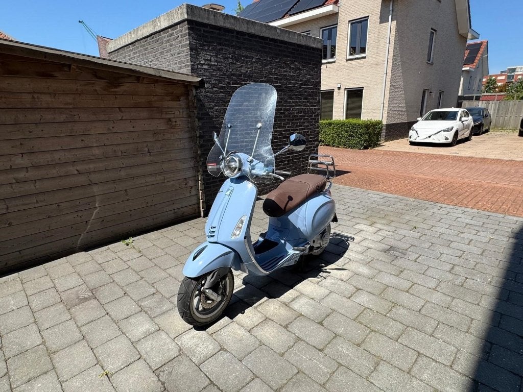Vespa Primavera Piaggio., Fietsen en Brommers, Ophalen, Piaggio, Gebruikt, Benzine
