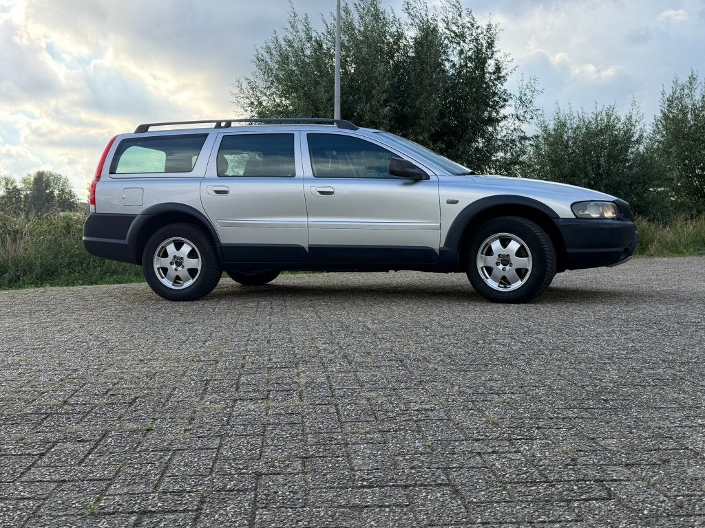 Volvo XC70 NAP, AWD, youngtimer, alles nieuw, Auto's, Automaat, 1800 kg, 1657 kg, XC70
