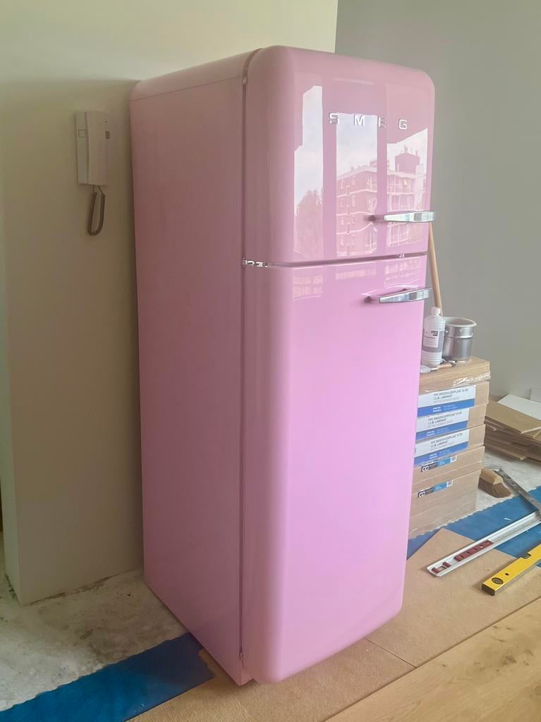Roze Smeg koelkast, Witgoed en Apparatuur, Ophalen, 200 liter of meer, 160 cm of meer, Zo goed als nieuw