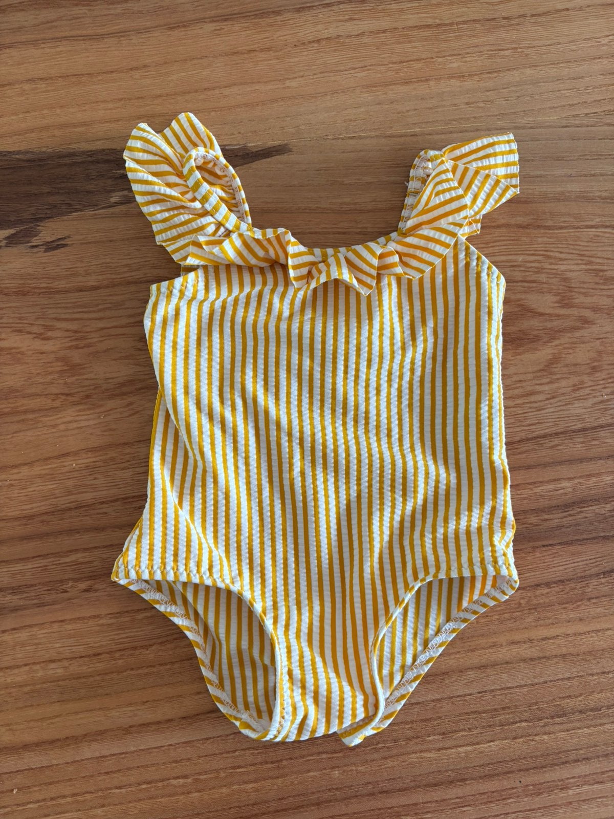 Geel wit gestreept babybadkpak hema maat 62/68, Kinderen en Baby's, Maat 62, Jongetje of Meisje, Badpak, Ophalen of Verzenden