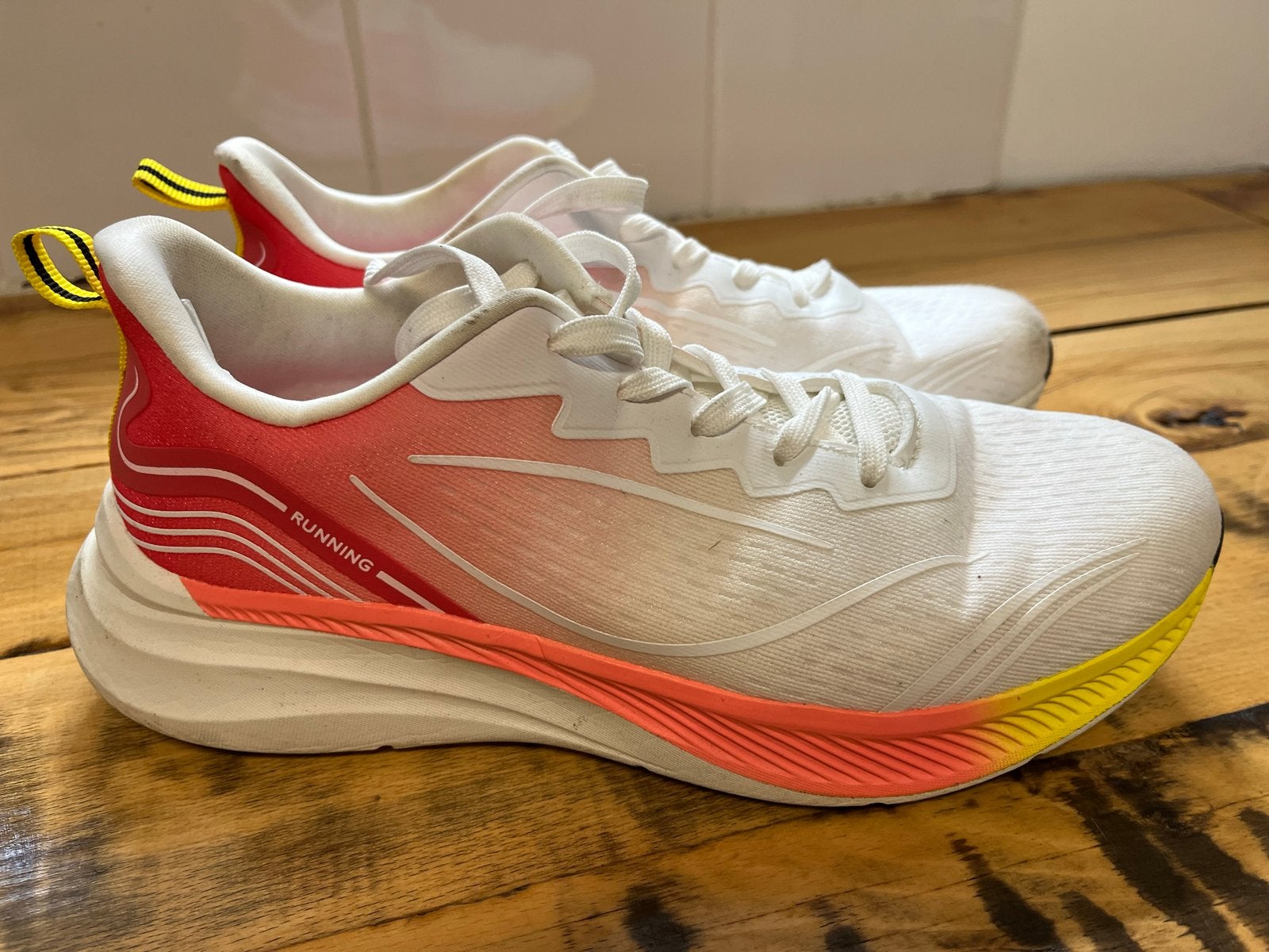 Osaga hardloopschoenen maat 41 - Zo goed als nieuw, Ophalen of Verzenden, Zo goed als nieuw, Wit, Sportschoenen