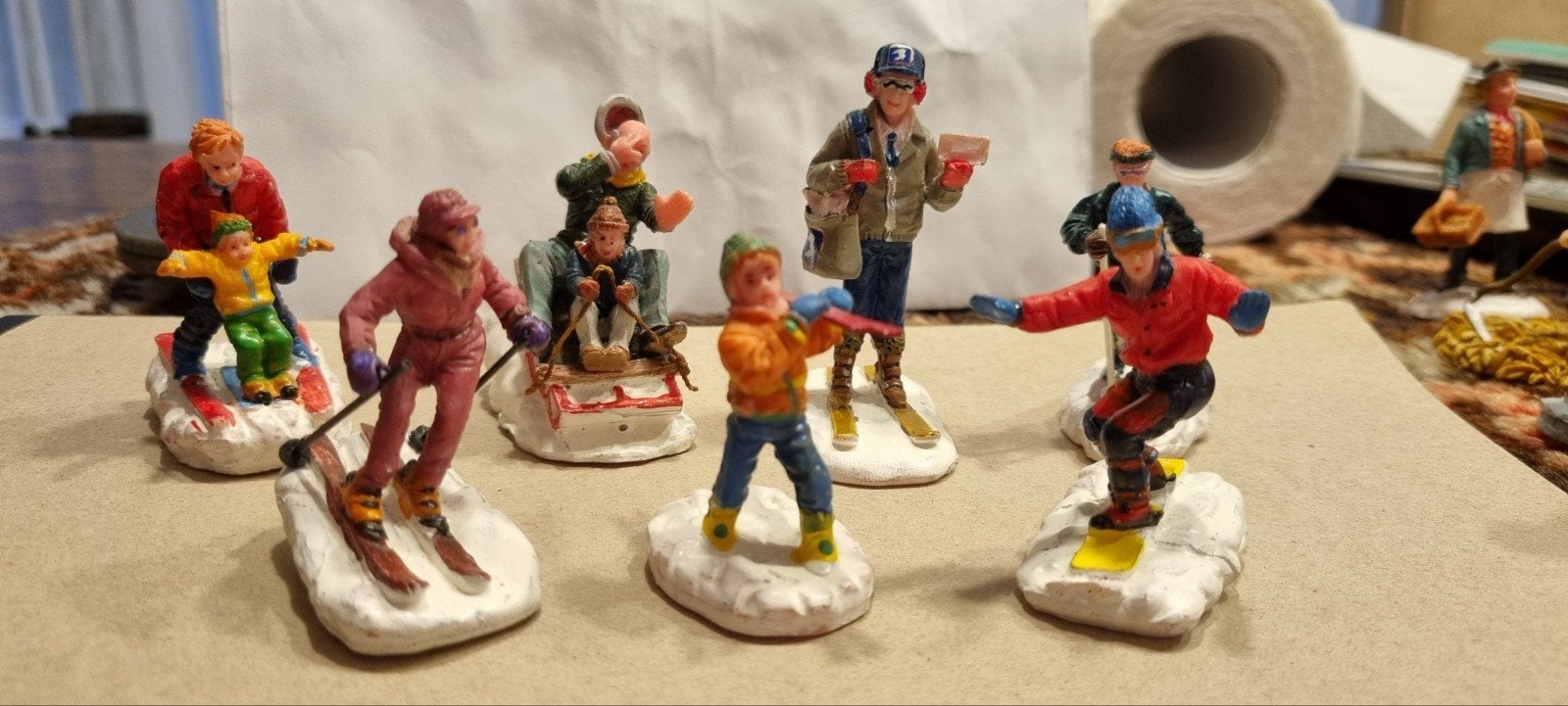 7  Kerstdorp Figuren Lemax - Skiërs en Winterscènes (4), Ophalen of Verzenden, Gebruikt