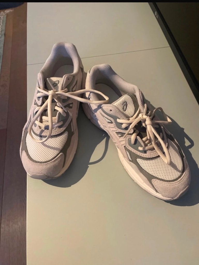 ASICS SportStyle GEL-NYC (GS) beige maat 39,5, Kleding | Dames, Beige, Nieuw, Ophalen of Verzenden, Sneakers of Gympen