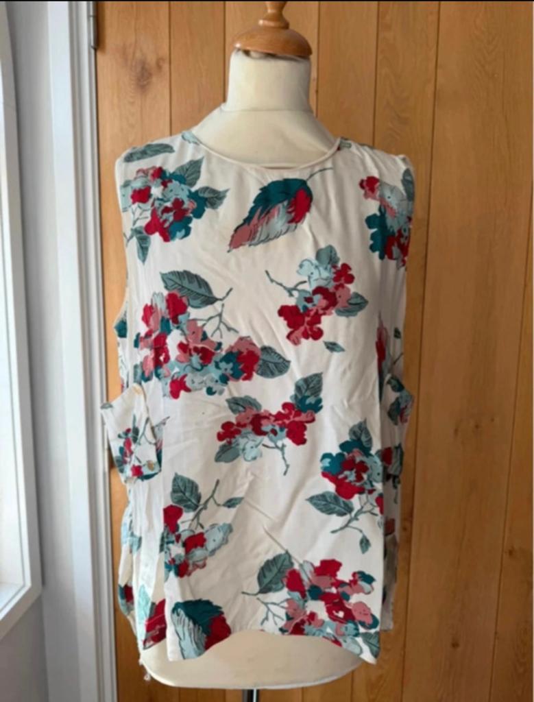 Zara basics top maat L bloemen print, Overige kleuren, Maat 42/44 (L), Ophalen of Verzenden, Zo goed als nieuw