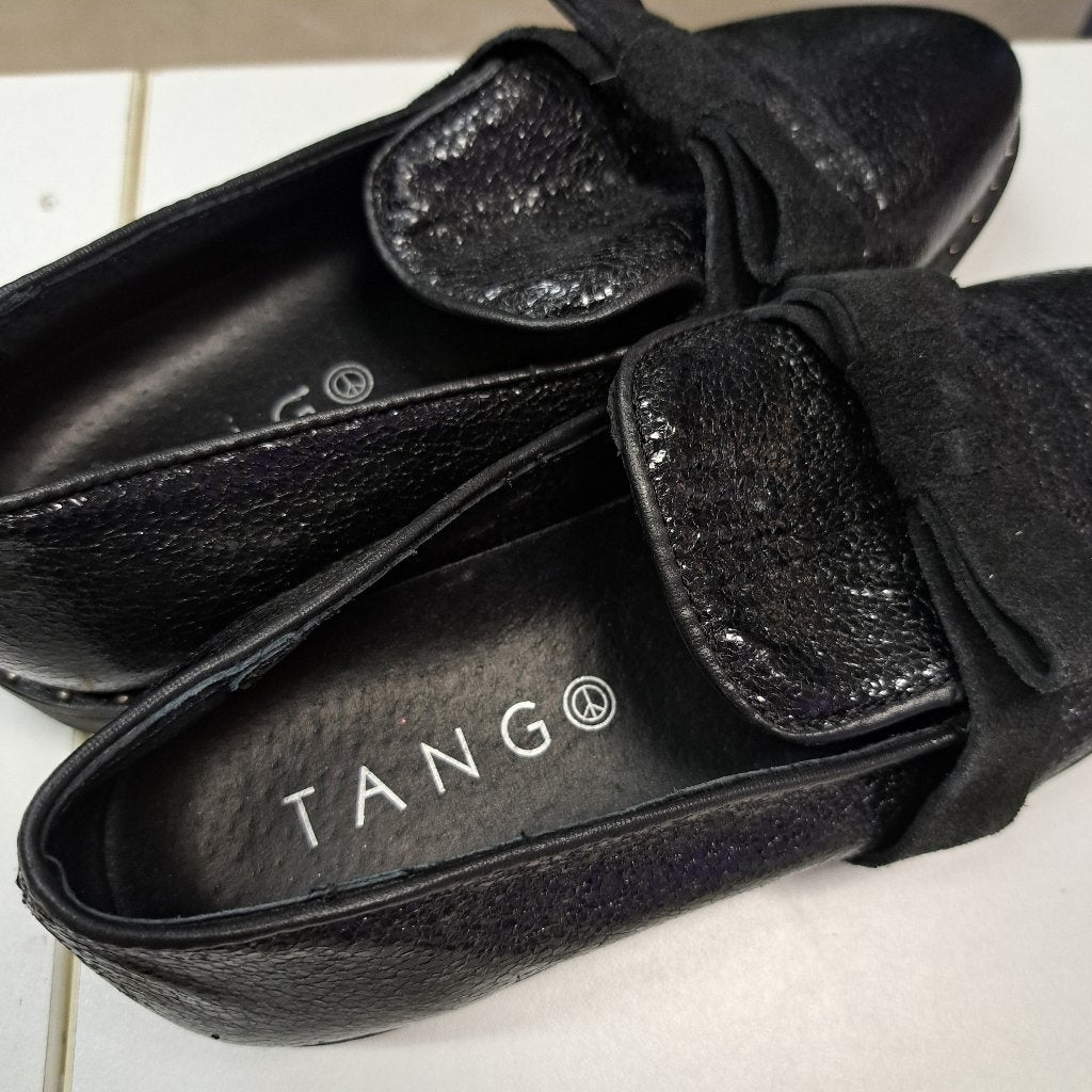 Tango zwarte loafers met suede strik edgy glanzend 38 49967, Kleding | Dames, Tango, Schoenen met lage hakken, ., Zwart