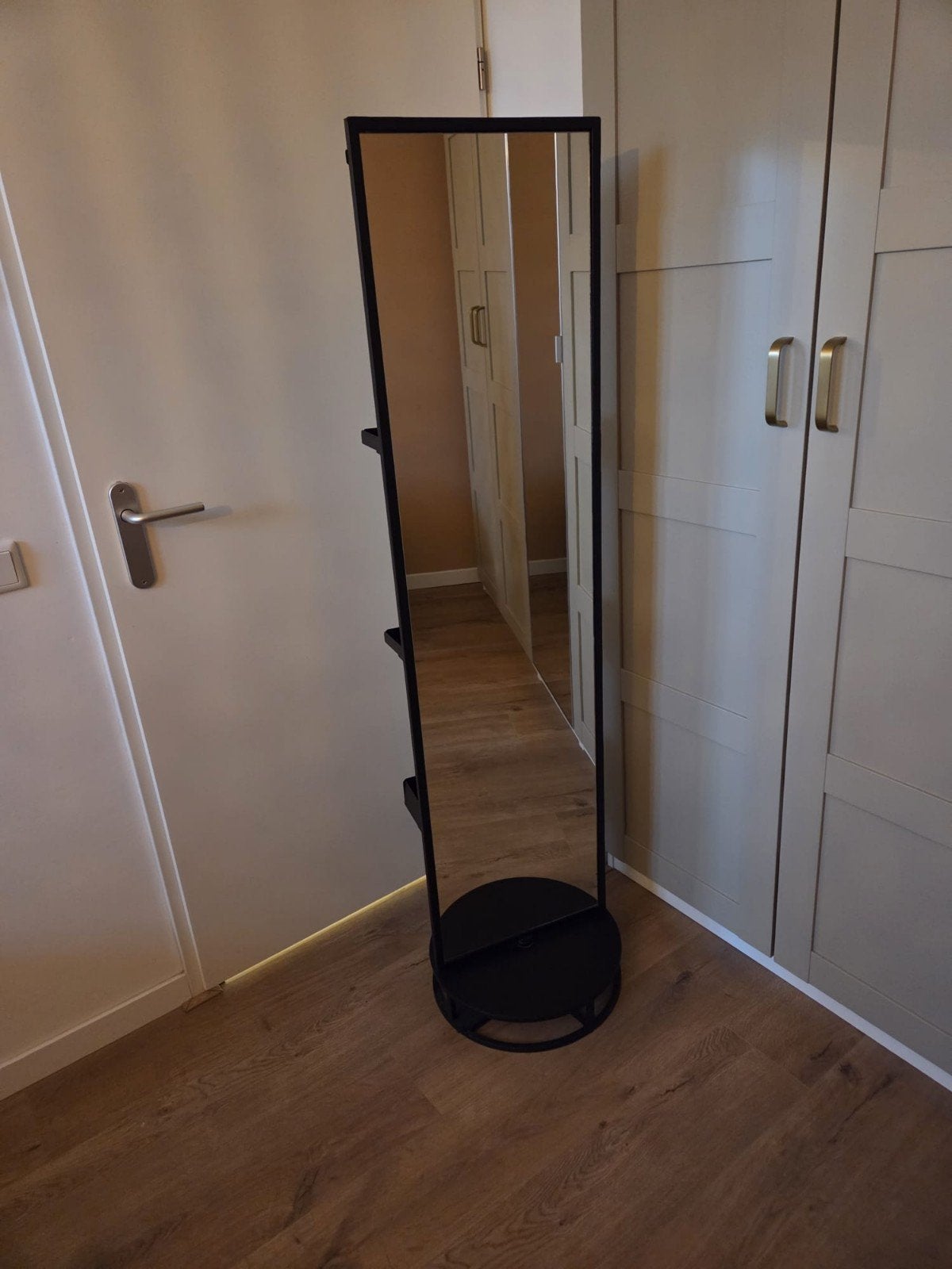 Spiegel met planken en haken, zwart metaal, Huis en Inrichting, Woonaccessoires | Spiegels, Ophalen, Minder dan 50 cm, 200 cm of meer