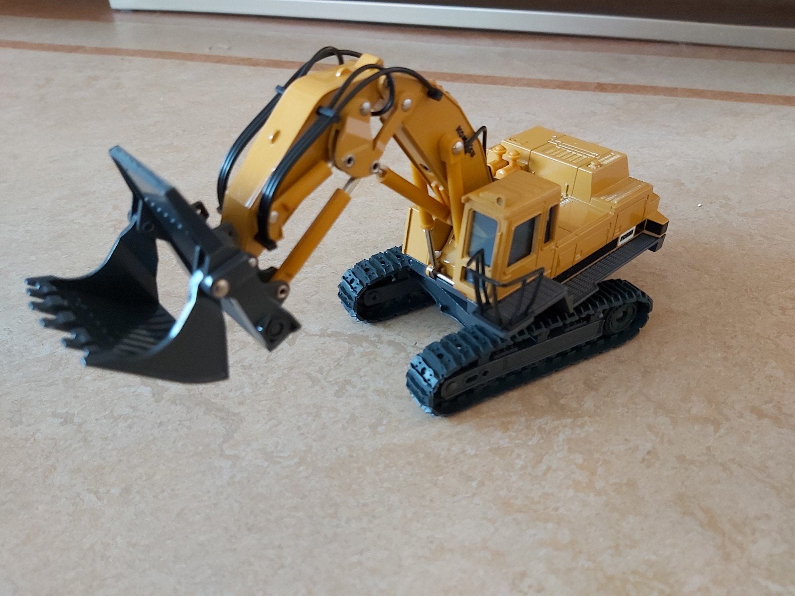 Komatsu PC650 frontshovel rupsgraafmachine 1/50 in de OVP, Hobby en Vrije tijd, Modelauto's | 1:50, Ophalen of Verzenden, Nieuw