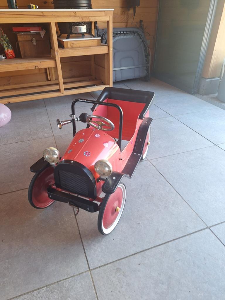 Roze metalen trapauto - Vintage stijl voor kinderen, Ophalen, Gebruikt, Trapvoertuig
