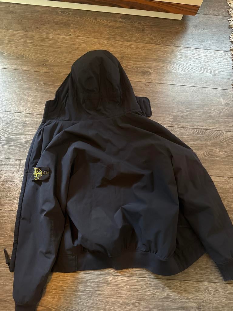 Stone Island Junior Zwarte Jas - Maat 14/170, Ophalen of Verzenden, Zo goed als nieuw, Overige maten, Zwart