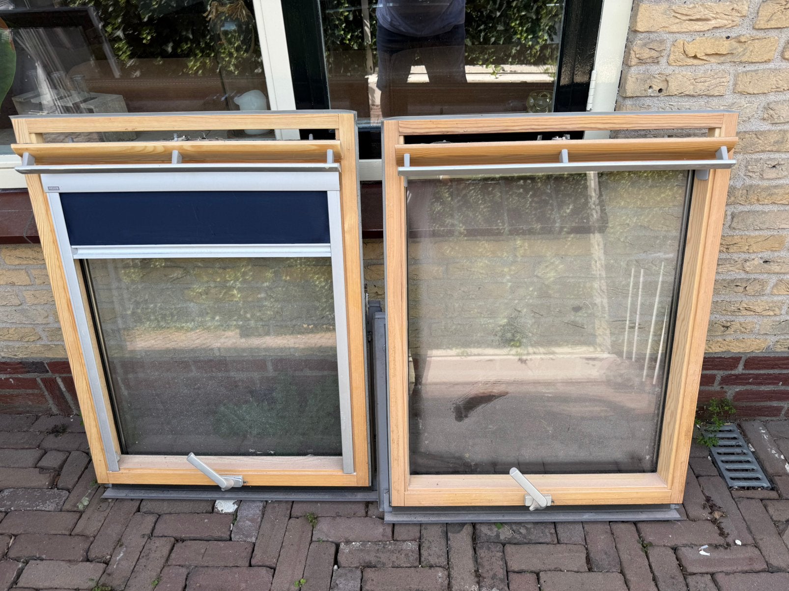 2 x Velux kantel dakraam 110x70cm. 1x zonwering, Ophalen, Gebruikt, Overige typen, Minder dan 200 cm