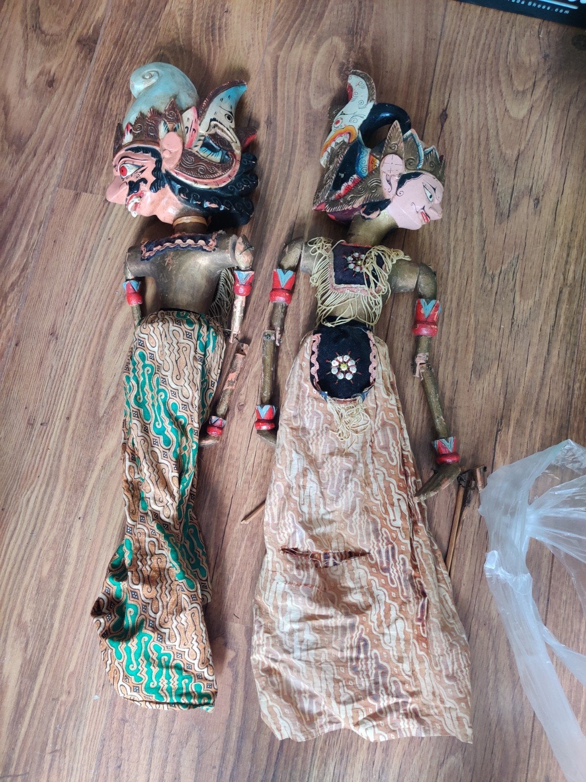 Set van 2 Wayang Golek poppen uit Indonesië, Antiek en Kunst, Hout, Ophalen of Verzenden, Geschilderd, Indonesië
